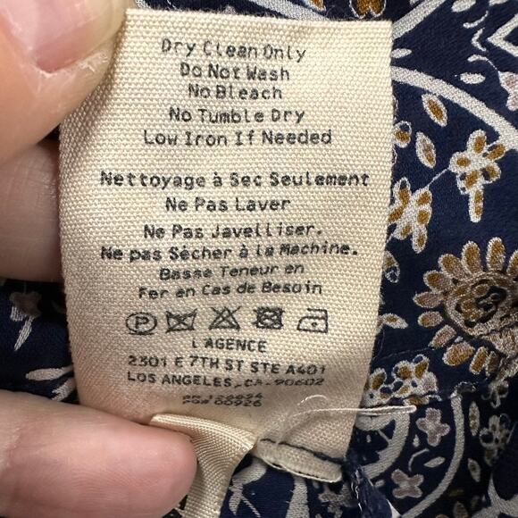 L'Agence Women's Small 100% Silk Button Up Long Sleeve Blouse Flowy Feminine EUC - Picture 9 of 9